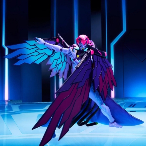 Mattel Creations - MOTU MOTHERBOARD 12in Action Figure - Picture 2 of 9